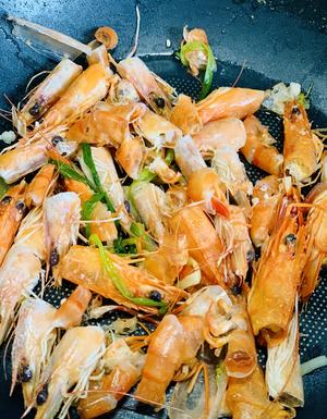 好吃又简单的海鲜🦐泡饭的做法 步骤1