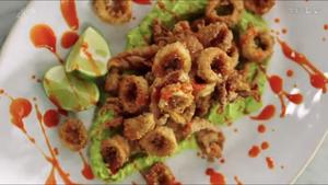 [Jamie Oliver]炸鱿鱼配牛油果泥Crispy Squid & Smashed Avocado的做法 步骤14