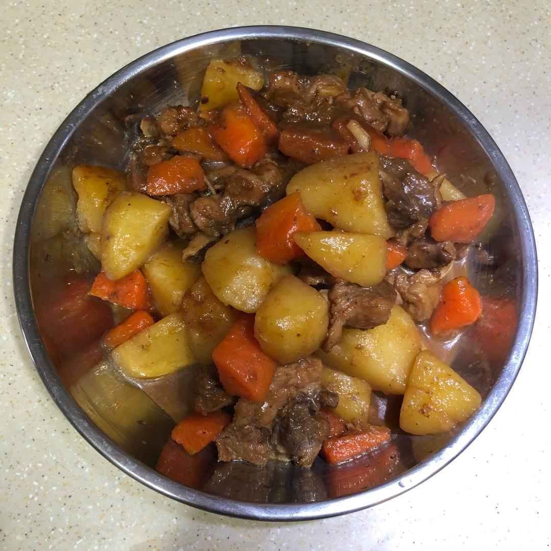 土豆胡萝卜炖鸡块