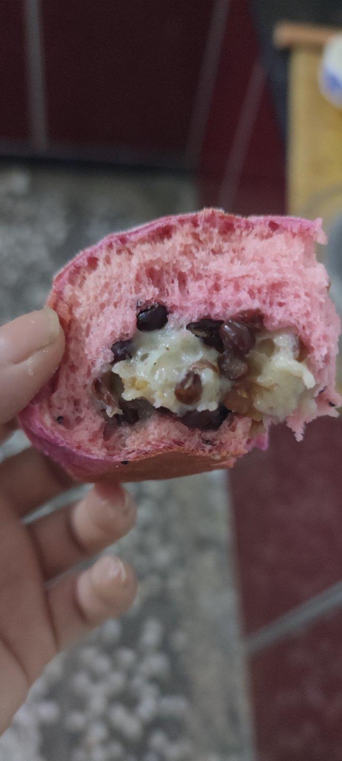 火龙果软欧包，粉嘟嘟～