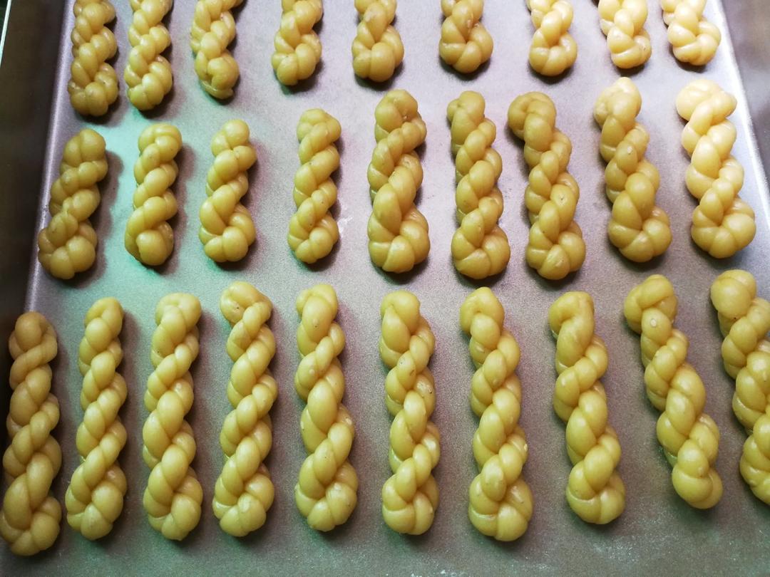 酥脆小麻花做法