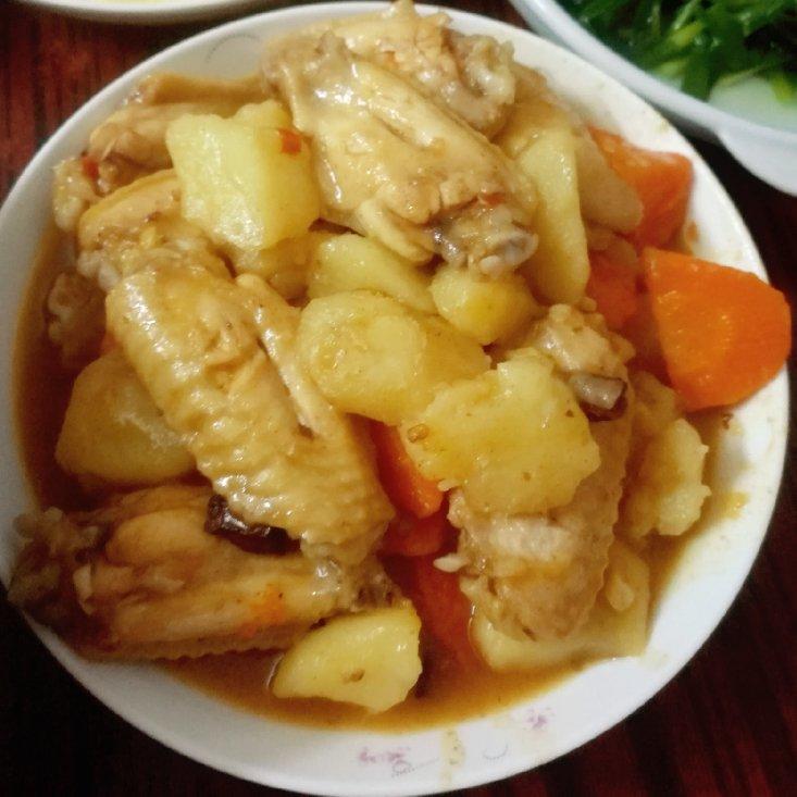 浓香土豆焖鸡翅