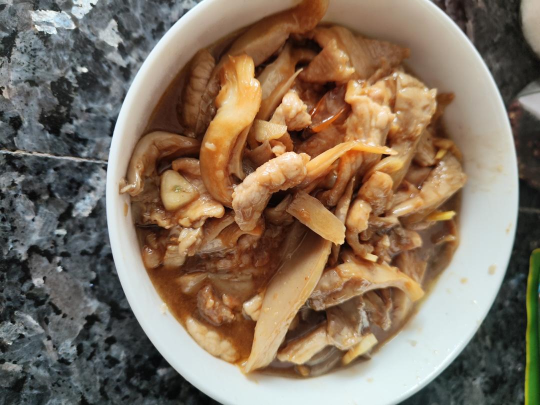 平菇炒肉片