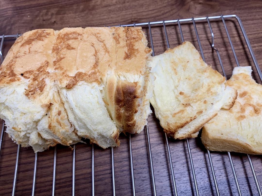 手撕千层肉松面包