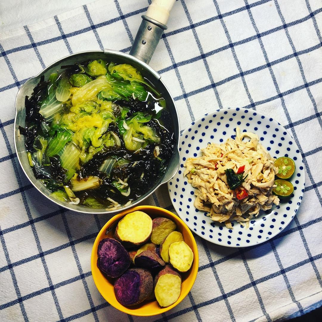 【健康三餐】泰式拌鸡丝+紫菜白菜汤