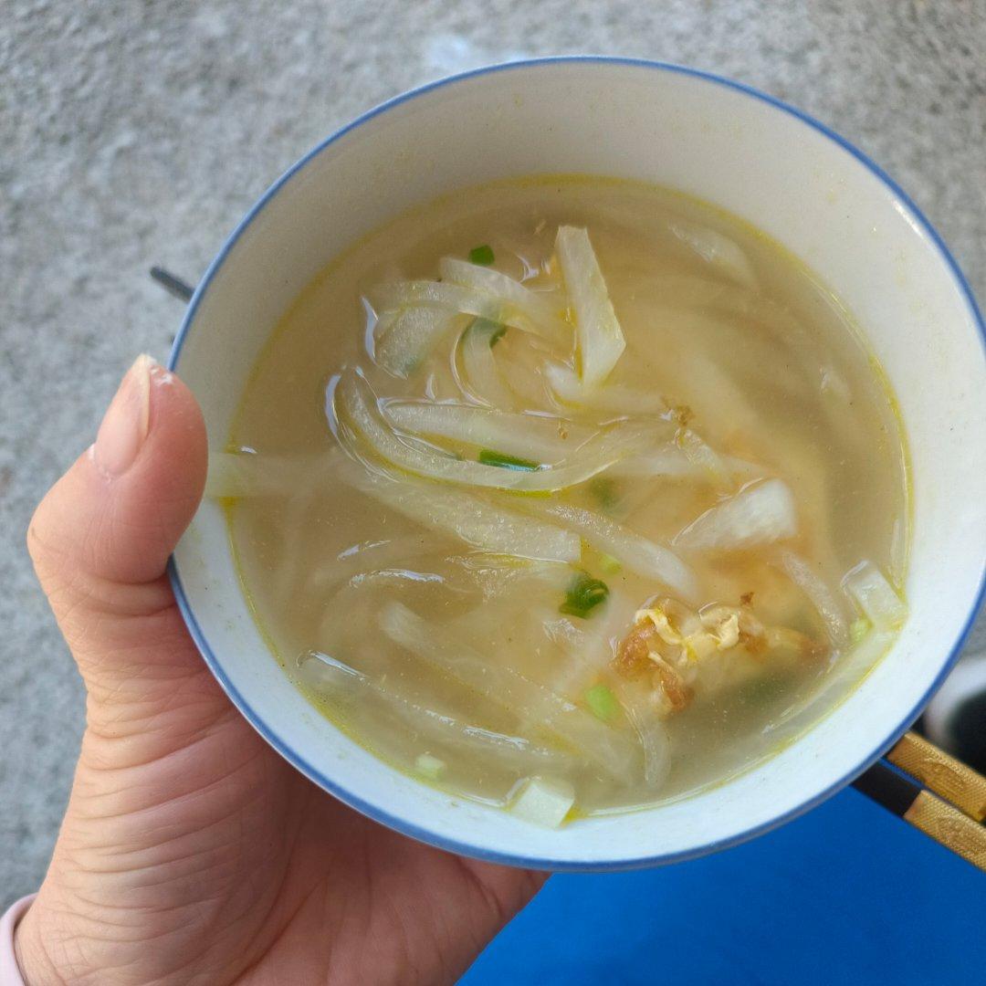 奶白鲜香的萝卜丝煎蛋汤