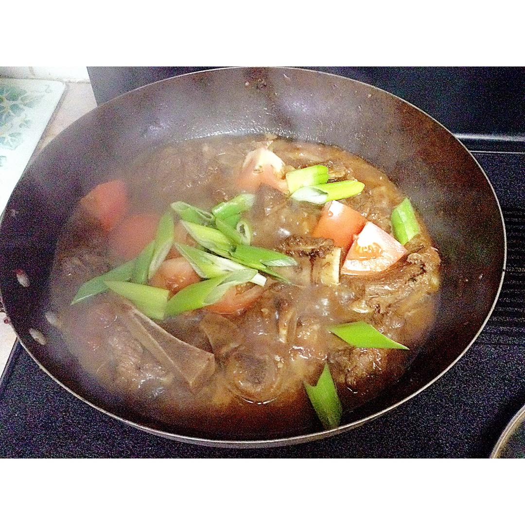 番茄炖带骨牛腩—Staub珐琅铸铁锅