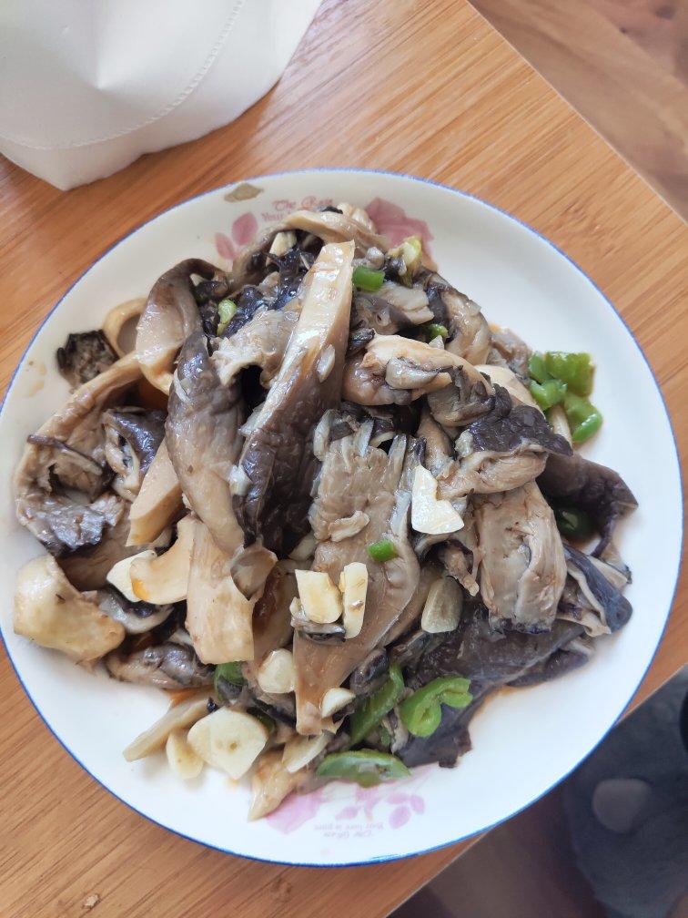 简单炒蘑菇