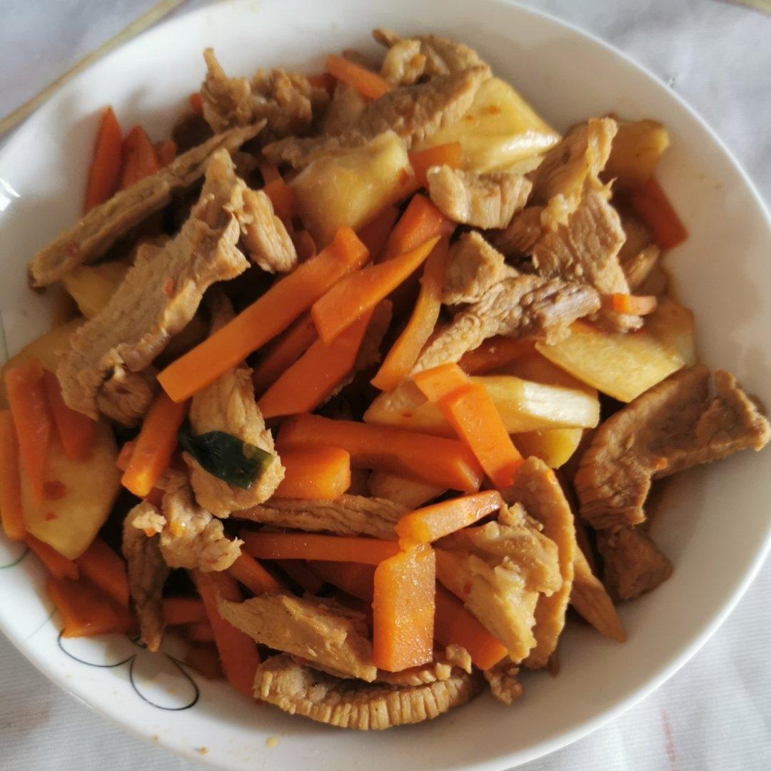 色香味俱全，好吃停不下来的茭白炒肉来啦！（健康美食）
