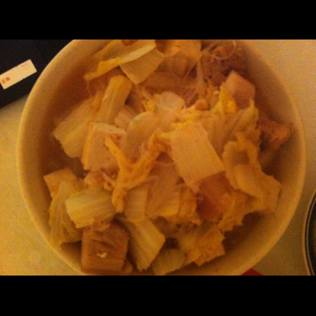 冻豆腐白菜炖五花肉