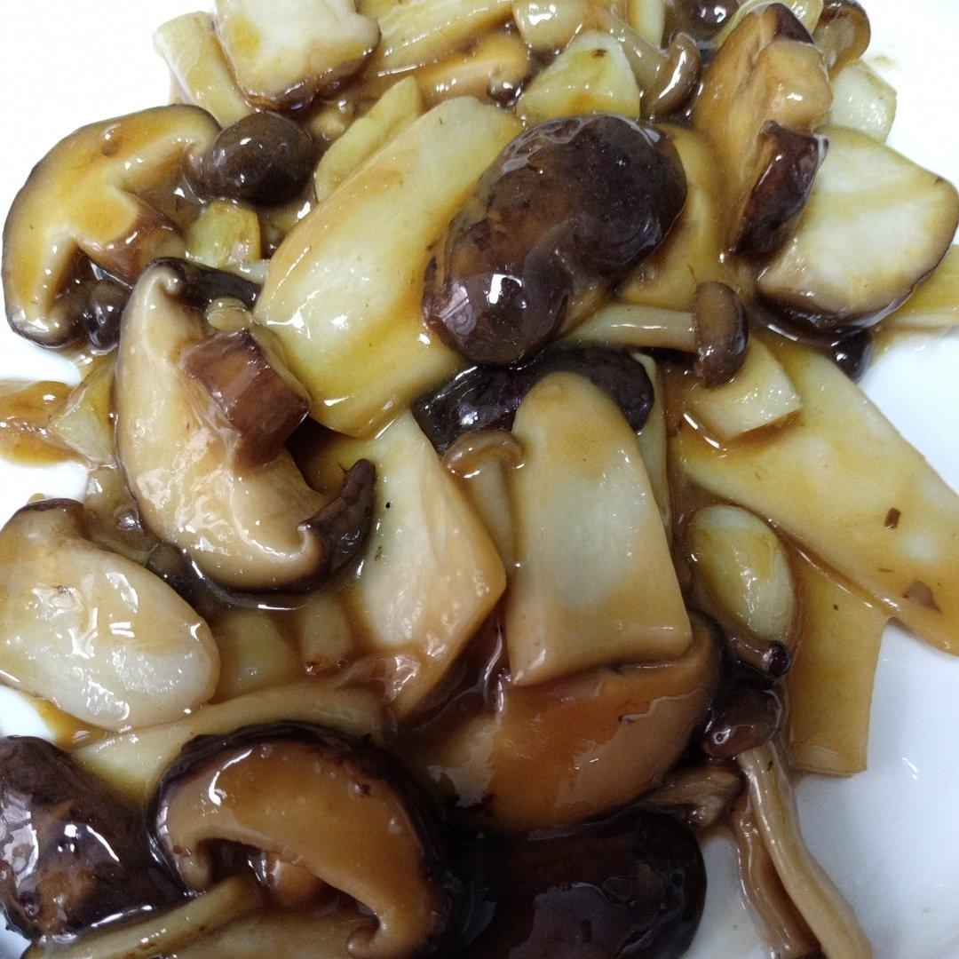 完美复刻-橄榄油炒三种蘑菇