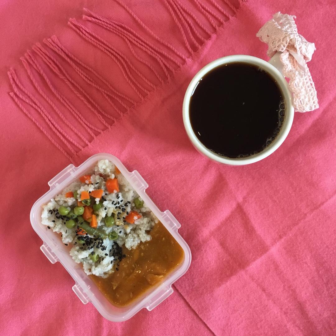 一个人两只碗三口锅的小日子