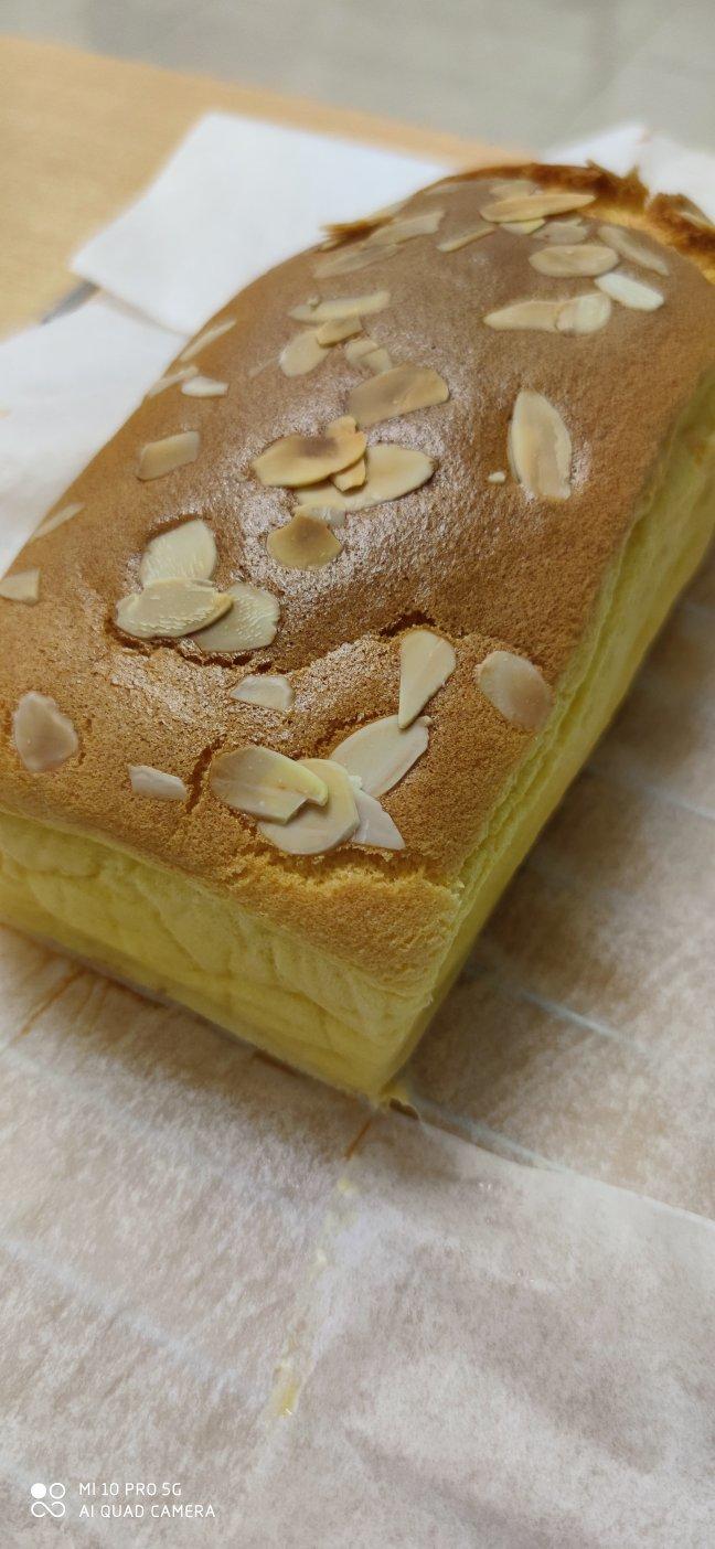 堪比柯基屁股
爆浆芝士🧀古早蛋糕