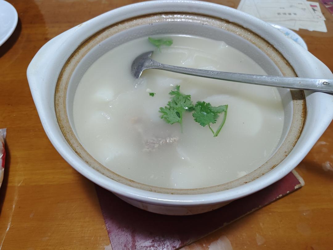 冬日限定——清炖萝卜牛腩（照例附蘸料）