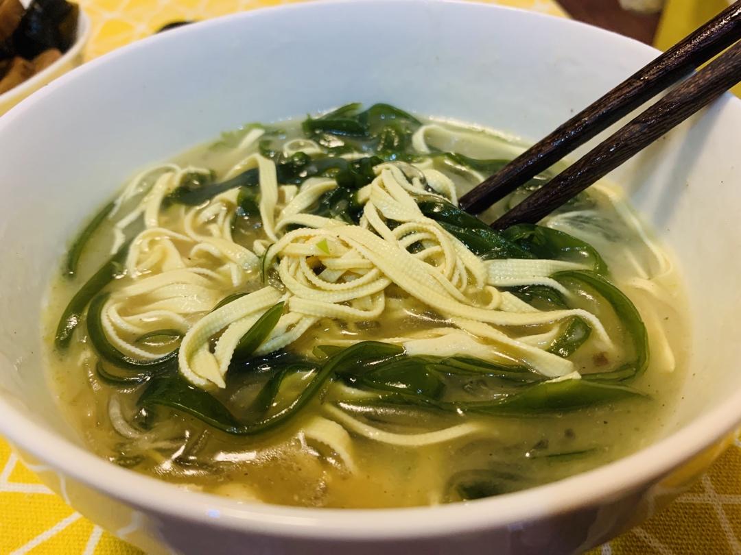 辣汤（注意是辣汤不是酸辣汤哦）