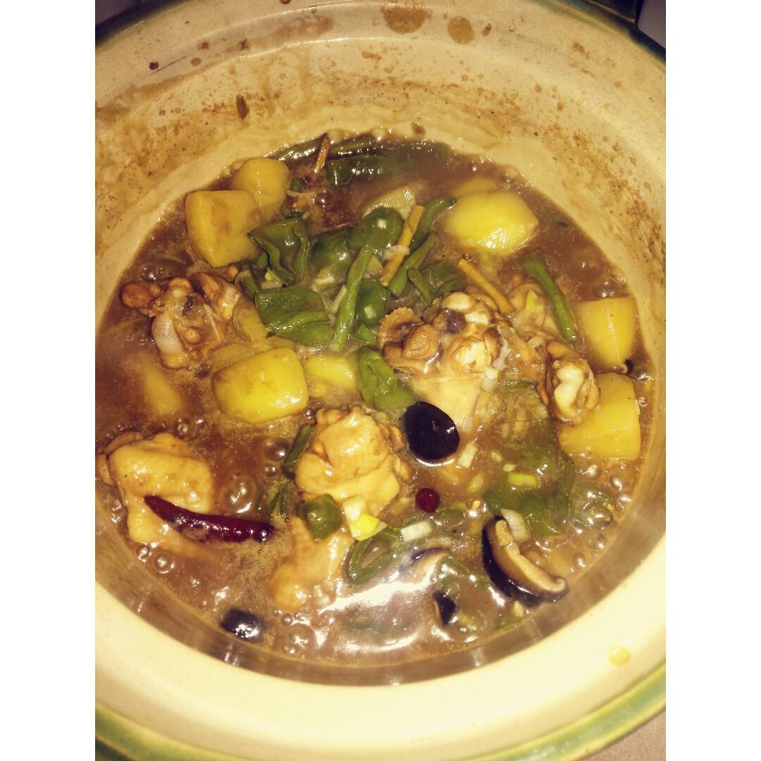 【黄焖鸡米饭】