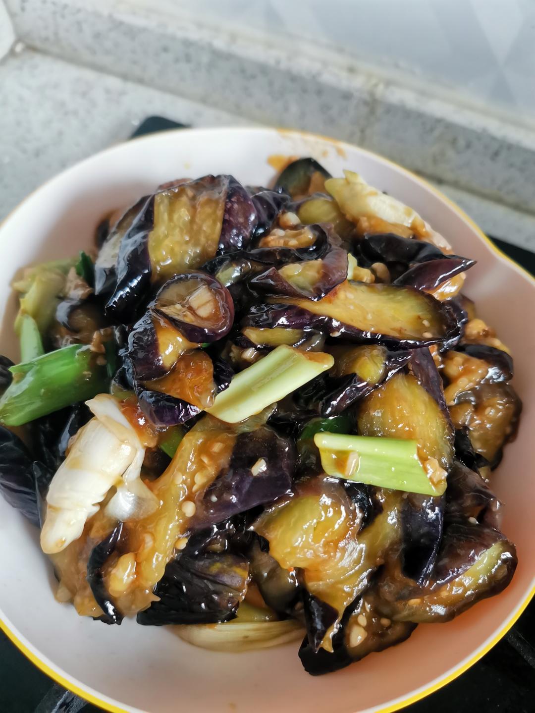 红烧茄子（佐西红柿尖椒）