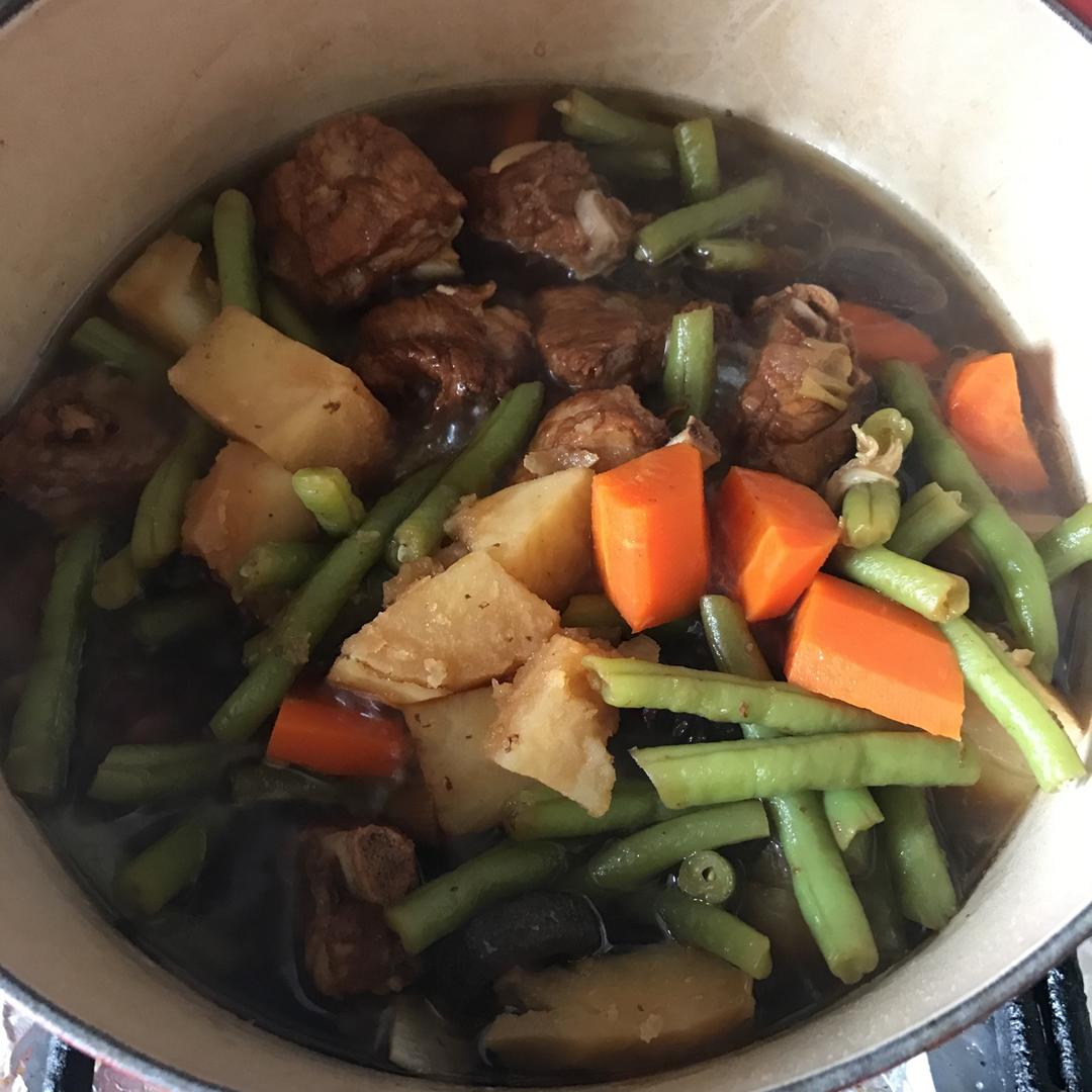 豆角炖排骨