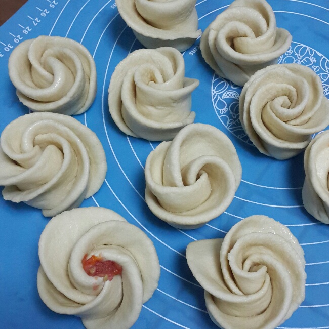 双色玫瑰花卷