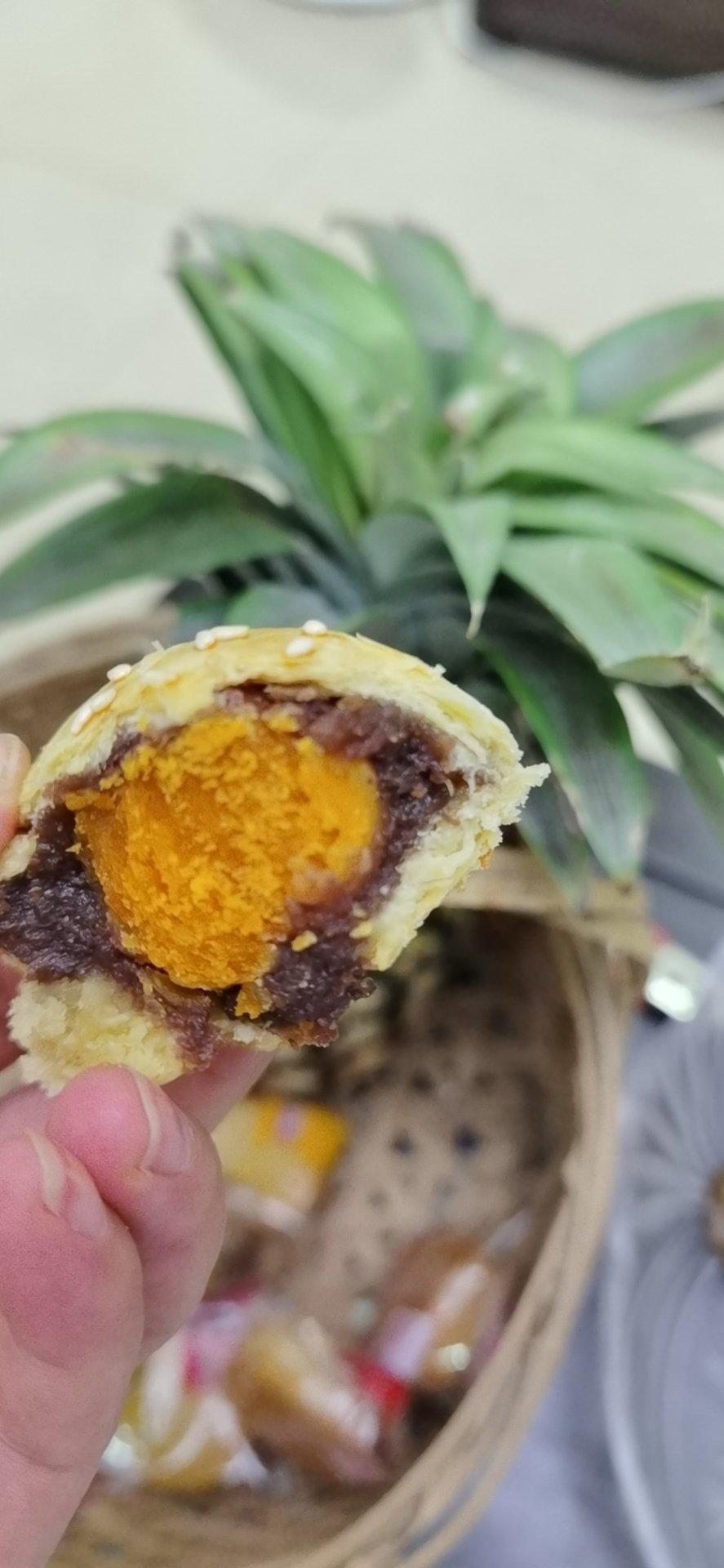 掉渣渣的蛋黄酥（超详细的方子）