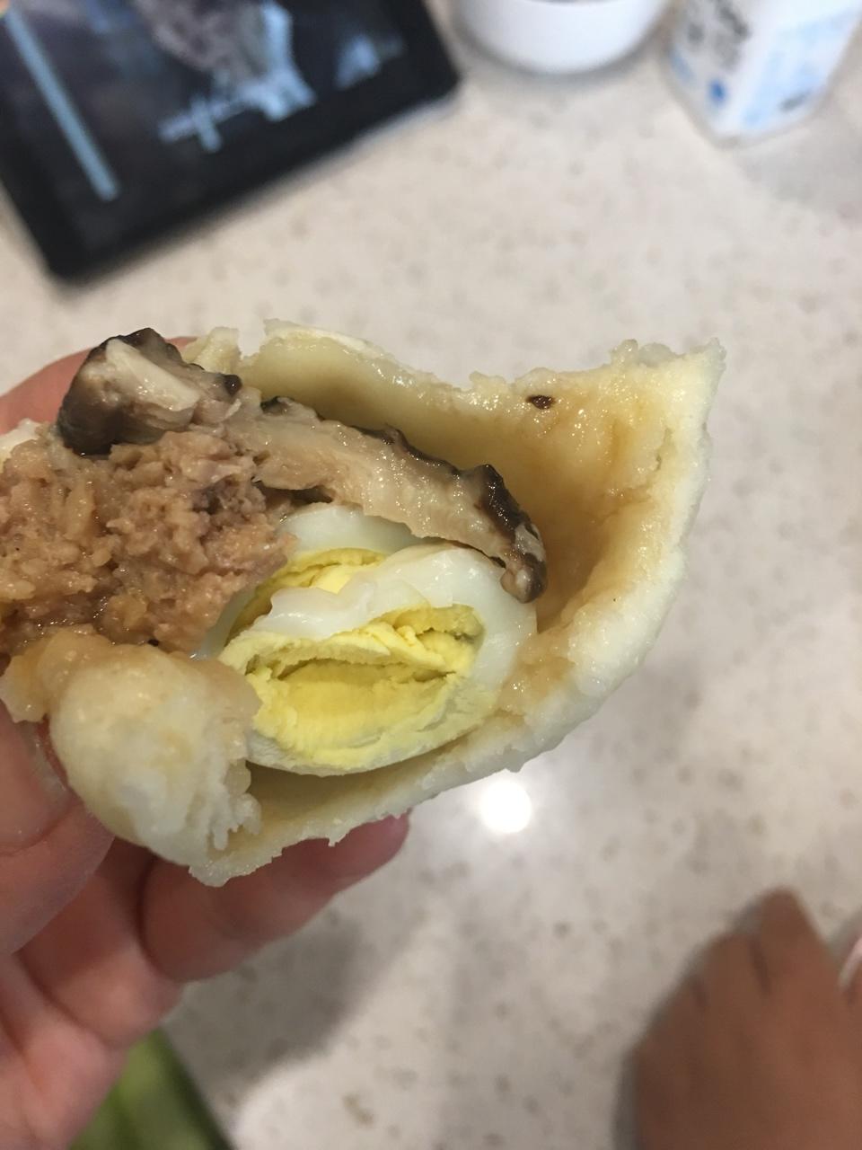 香菇鹌鹑蛋鲜肉包子