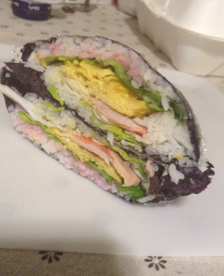 不用捏的饭团(おにぎらず)