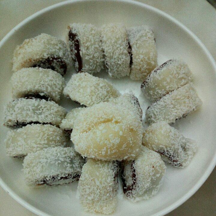 椰蓉红豆麻薯卷