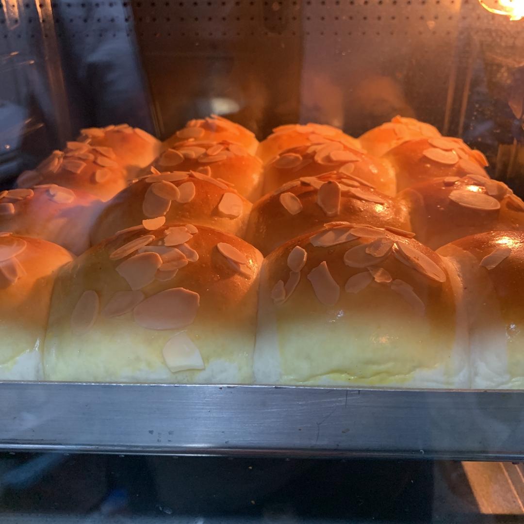 奶香酥粒面包