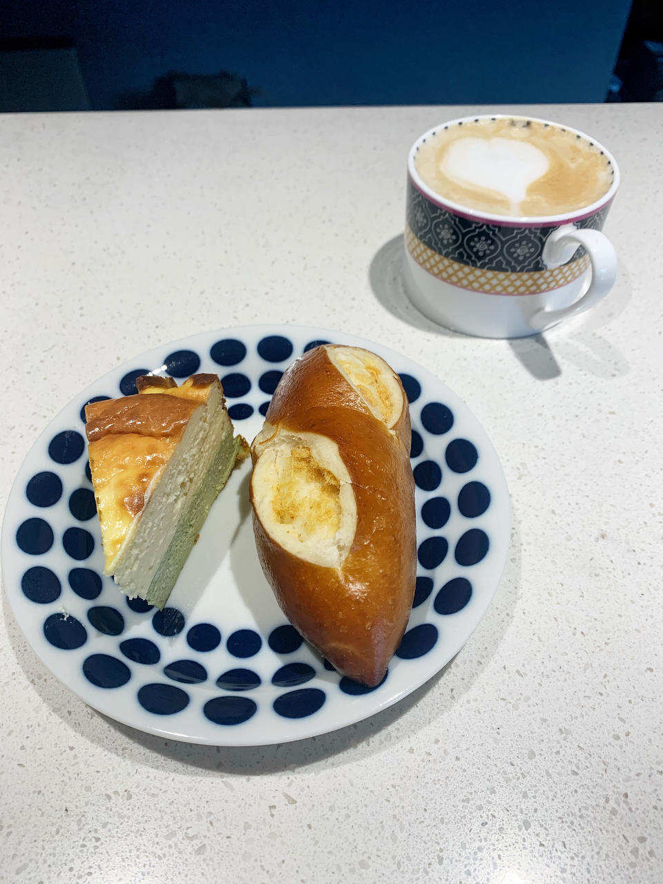 抹茶奶酥碱水面包