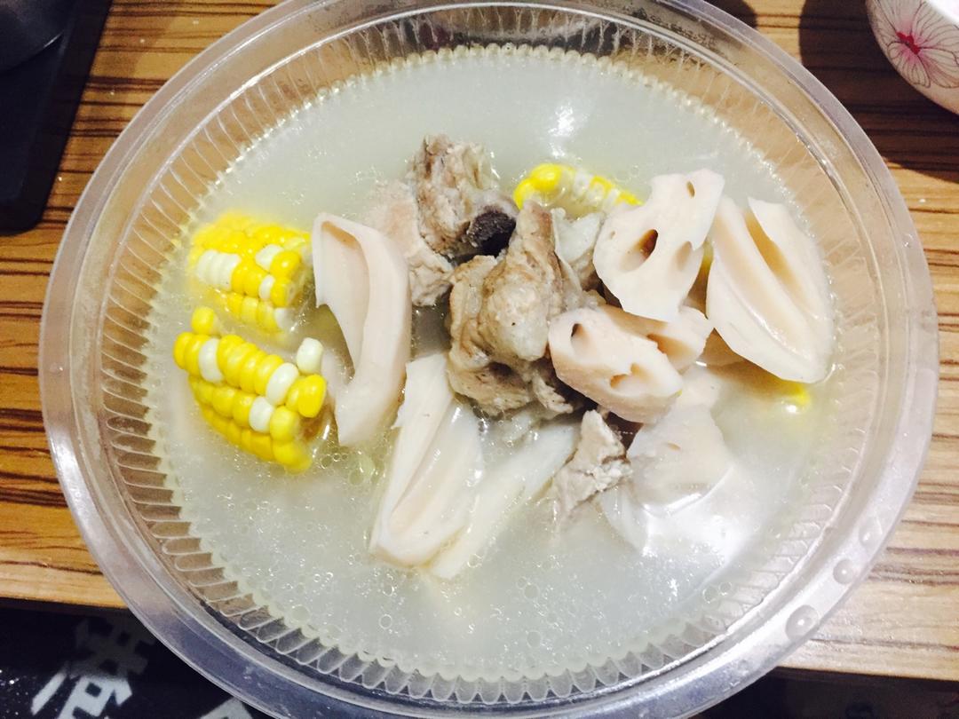 玉米莲藕排骨汤