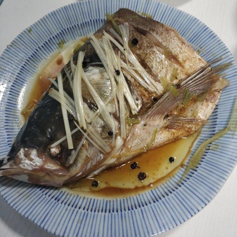 超简单美味的清蒸鱼头