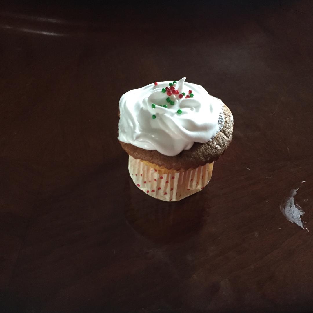 戚风杯子蛋糕^_^不开裂不回缩喔～