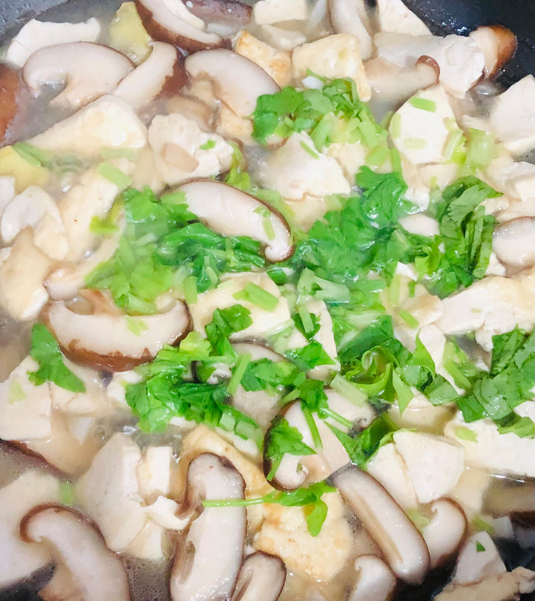 清热健脾开胃护肝的香菇炖豆腐