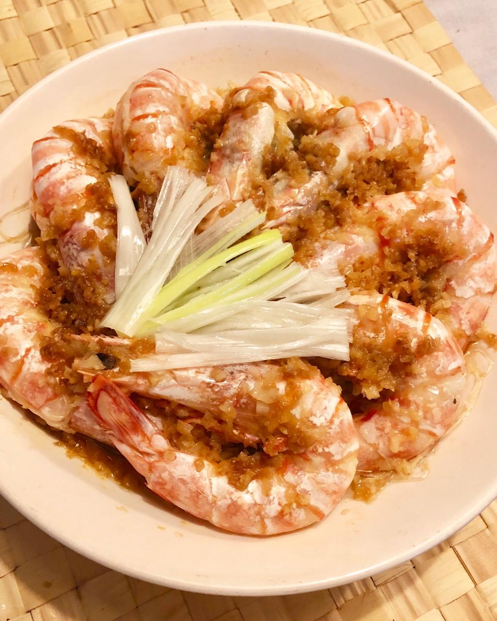 虾最美味的吃法必须是这个——蒜蓉蒸虾（多动图，孔瑶的食谱）