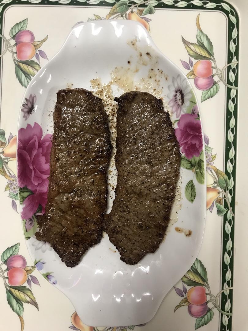 原汁原味煎牛排（简单经典的做法）