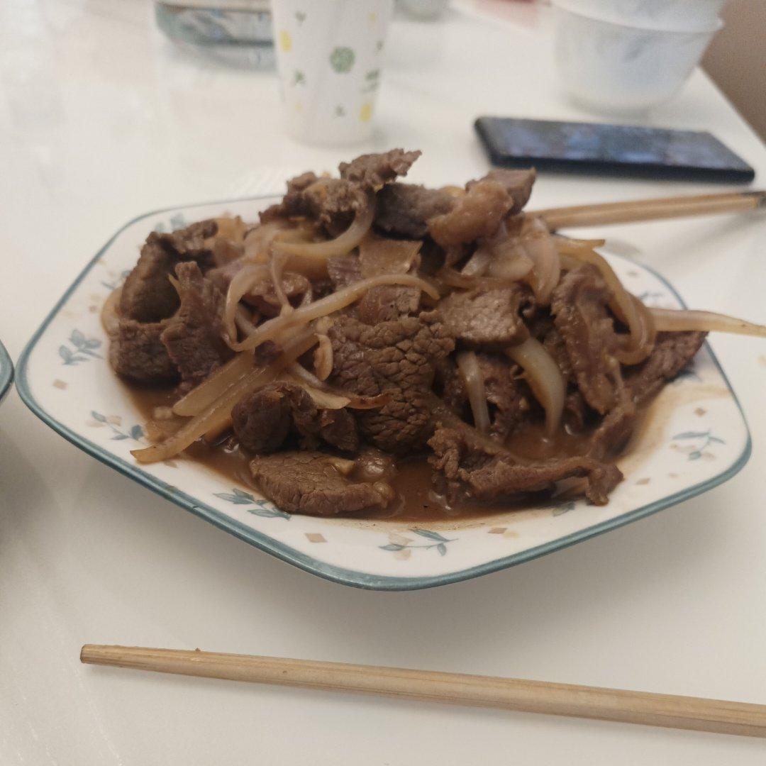 洋葱炒牛肉片