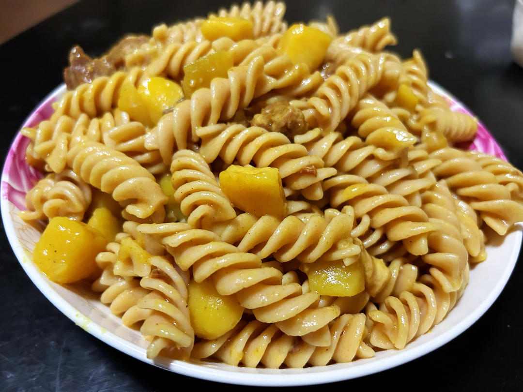 咖喱火腿螺旋意面