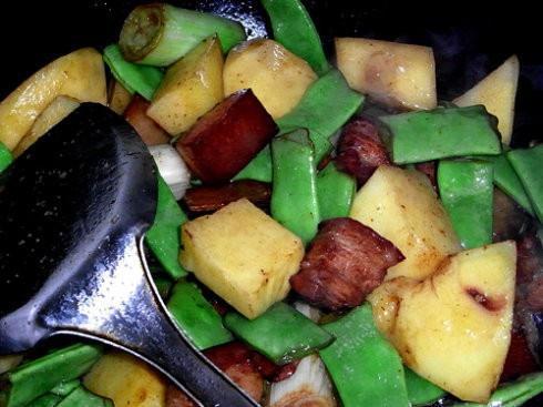 土豆豆角炖肉的做法
