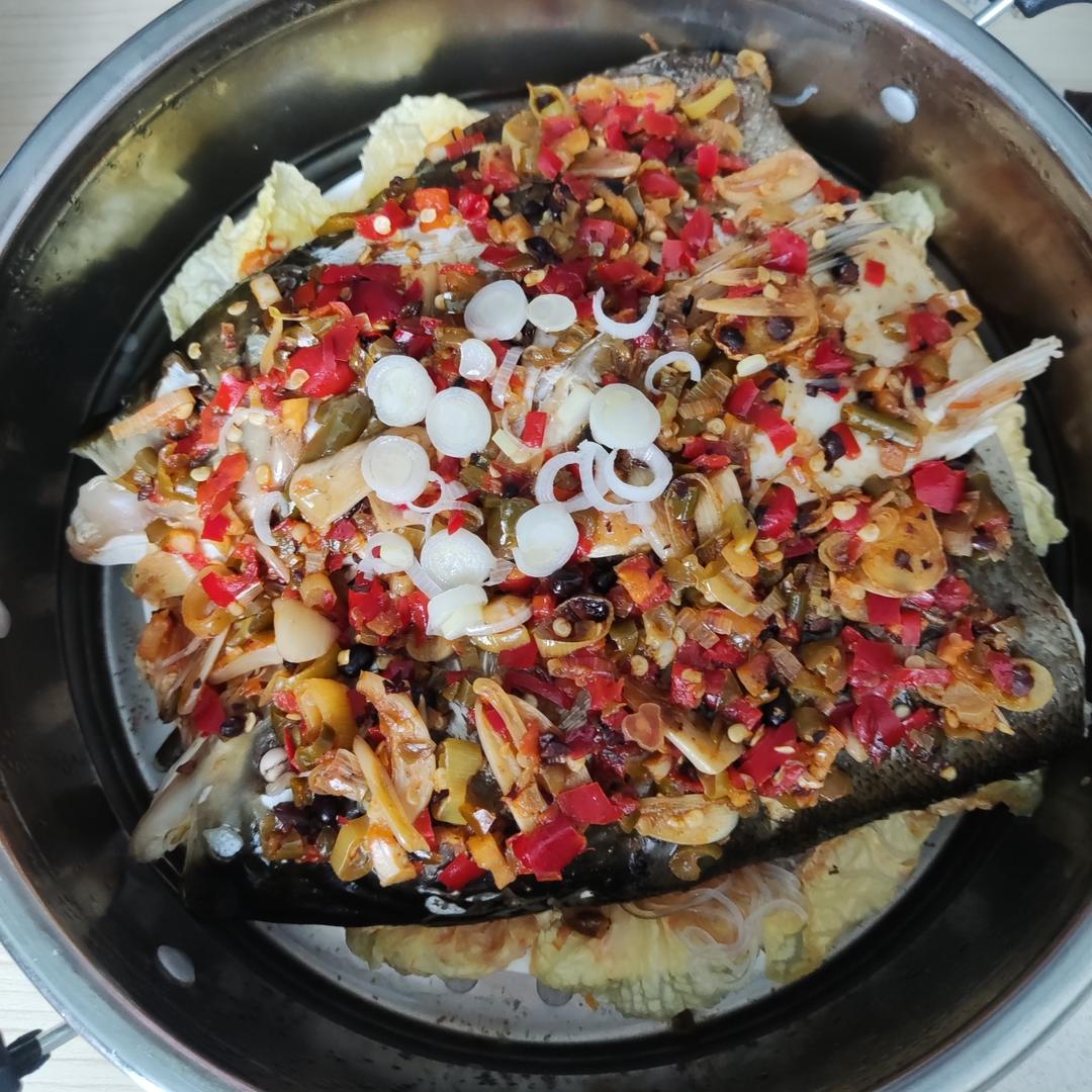 湘菜：剁椒鱼头，辣！