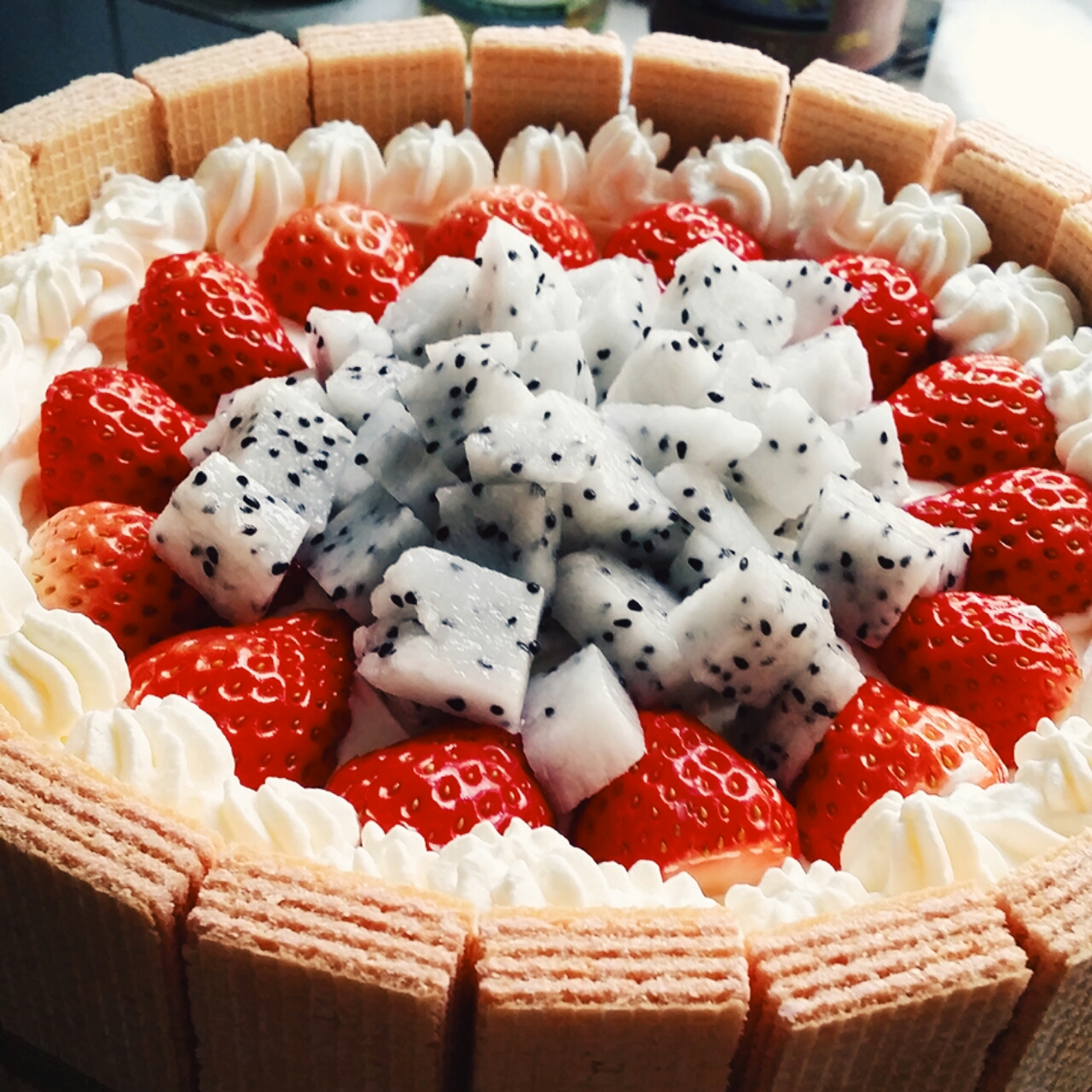 生日蛋糕教程【威化饼干围边】