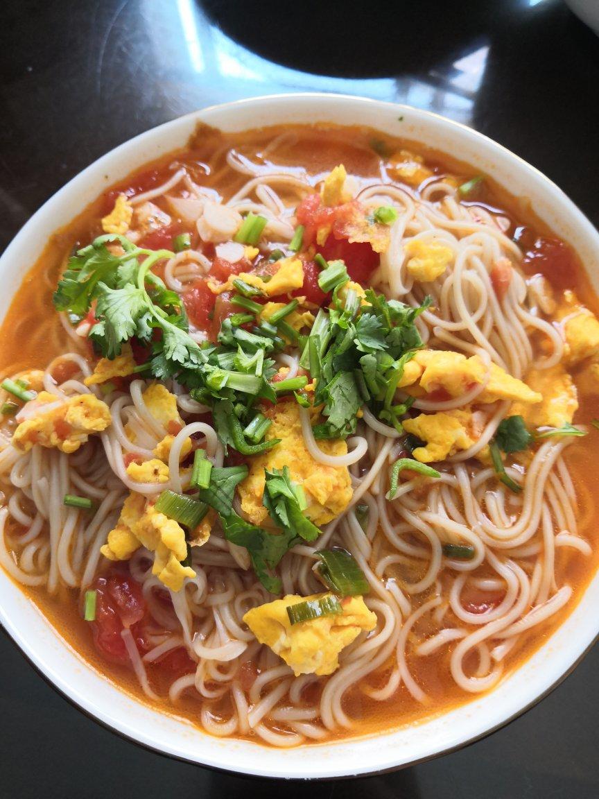 恨不得抱着锅舔的番茄鸡蛋面