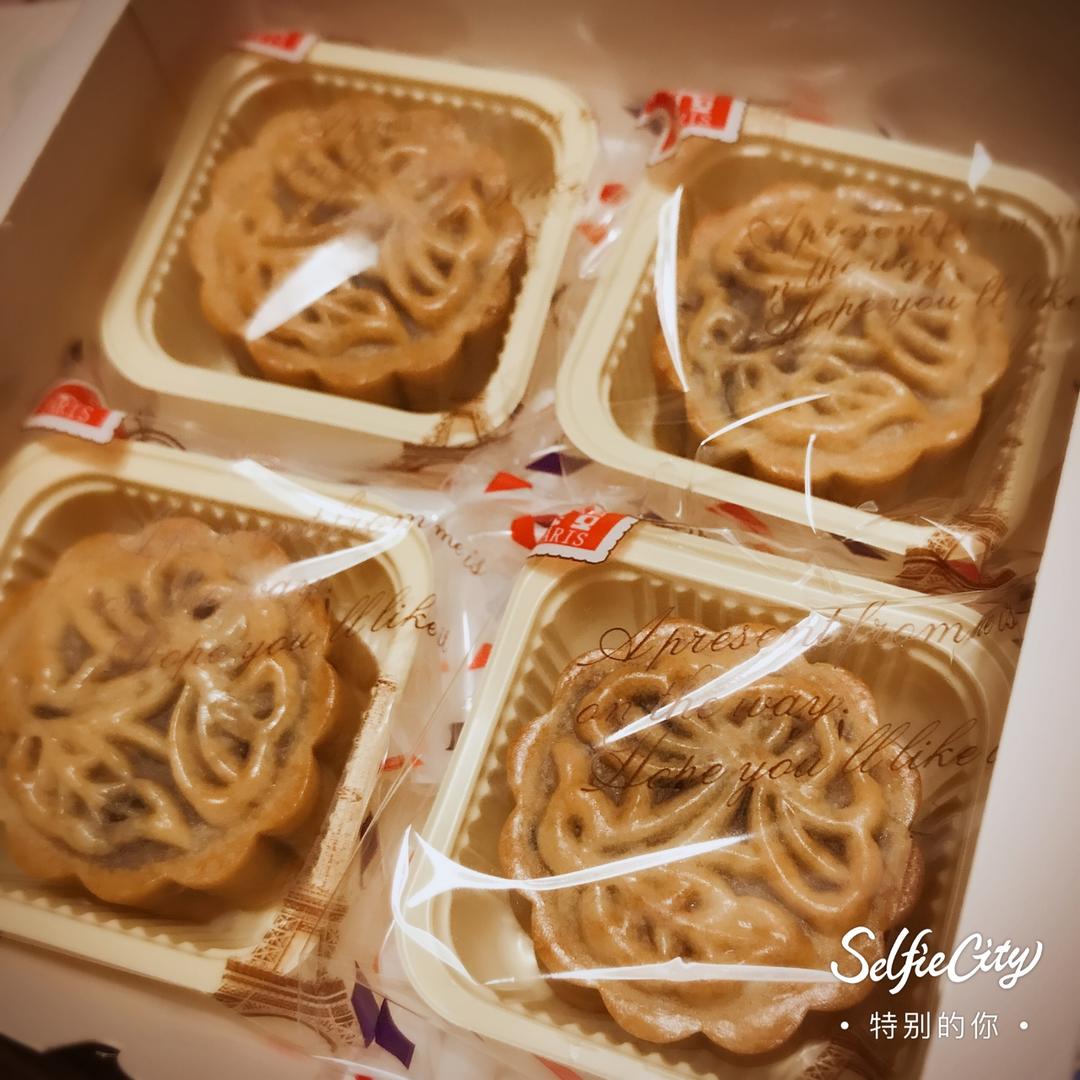 广式月饼——蛋黄莲蓉月饼