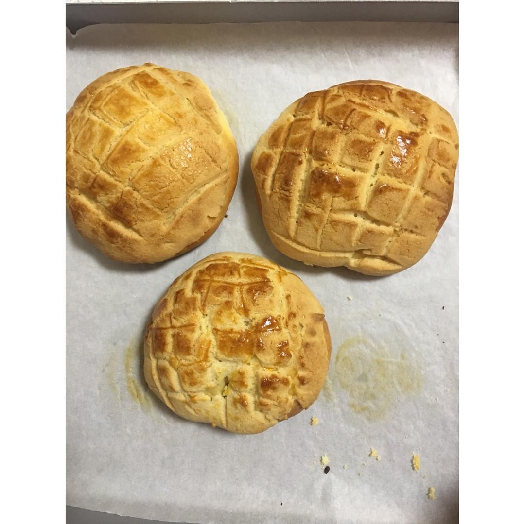 菠萝包（附10分钟手套膜和快速软面包做法）