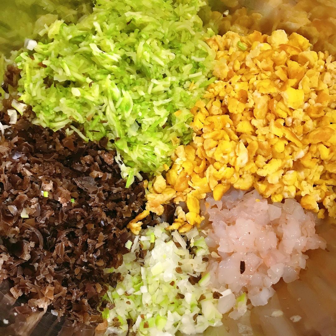 西葫芦鸡蛋虾仁三鲜饺子
