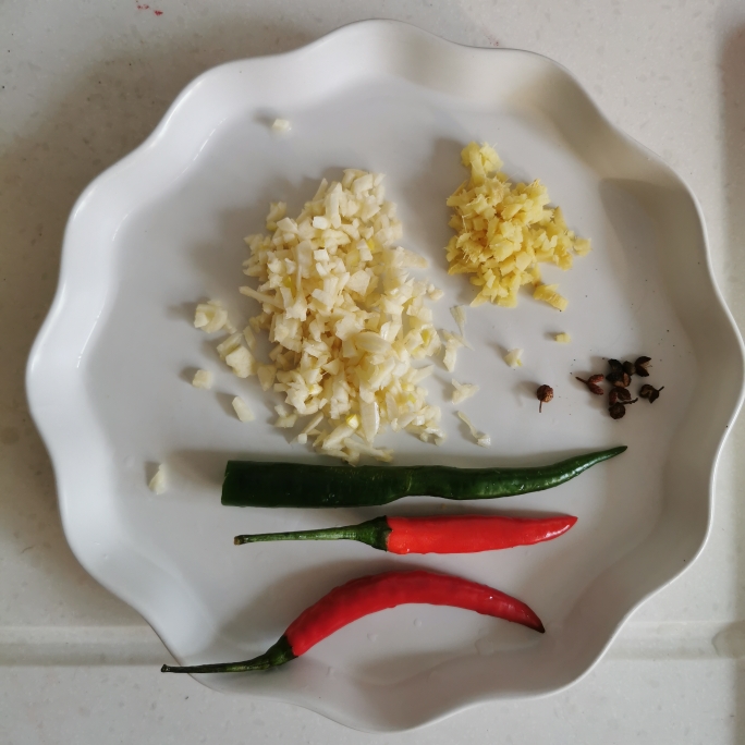 酸汤肥牛🐮—冬天超下饭的做法 步骤1