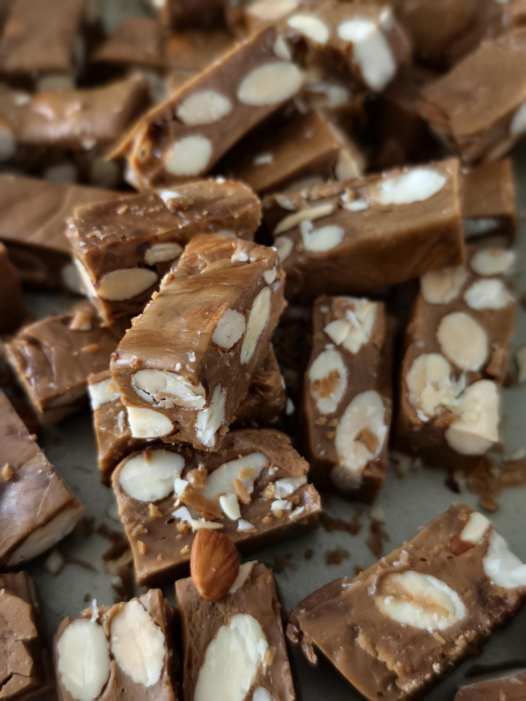 消耗奶油大户—-少糖版坚果咸焦糖太妃糖（含操作小视频）