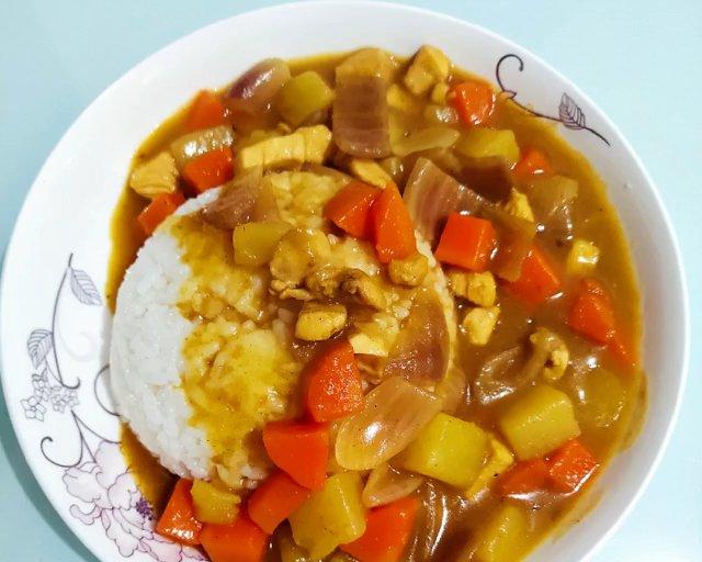 咖喱鸡肉盖饭