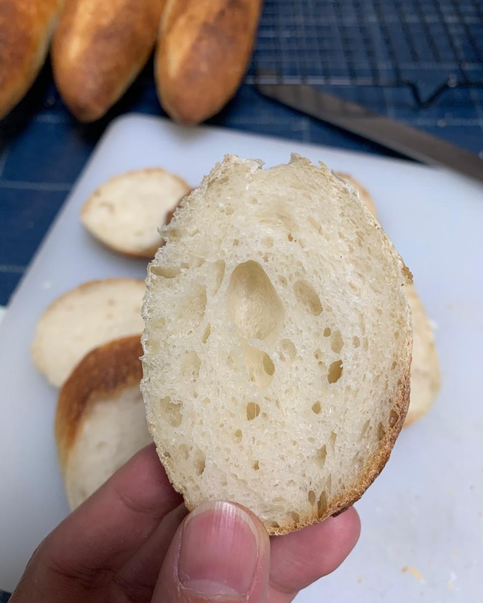 家庭烤箱法棍之二：原味经典法棍（法粉+法国老面+室温发酵）