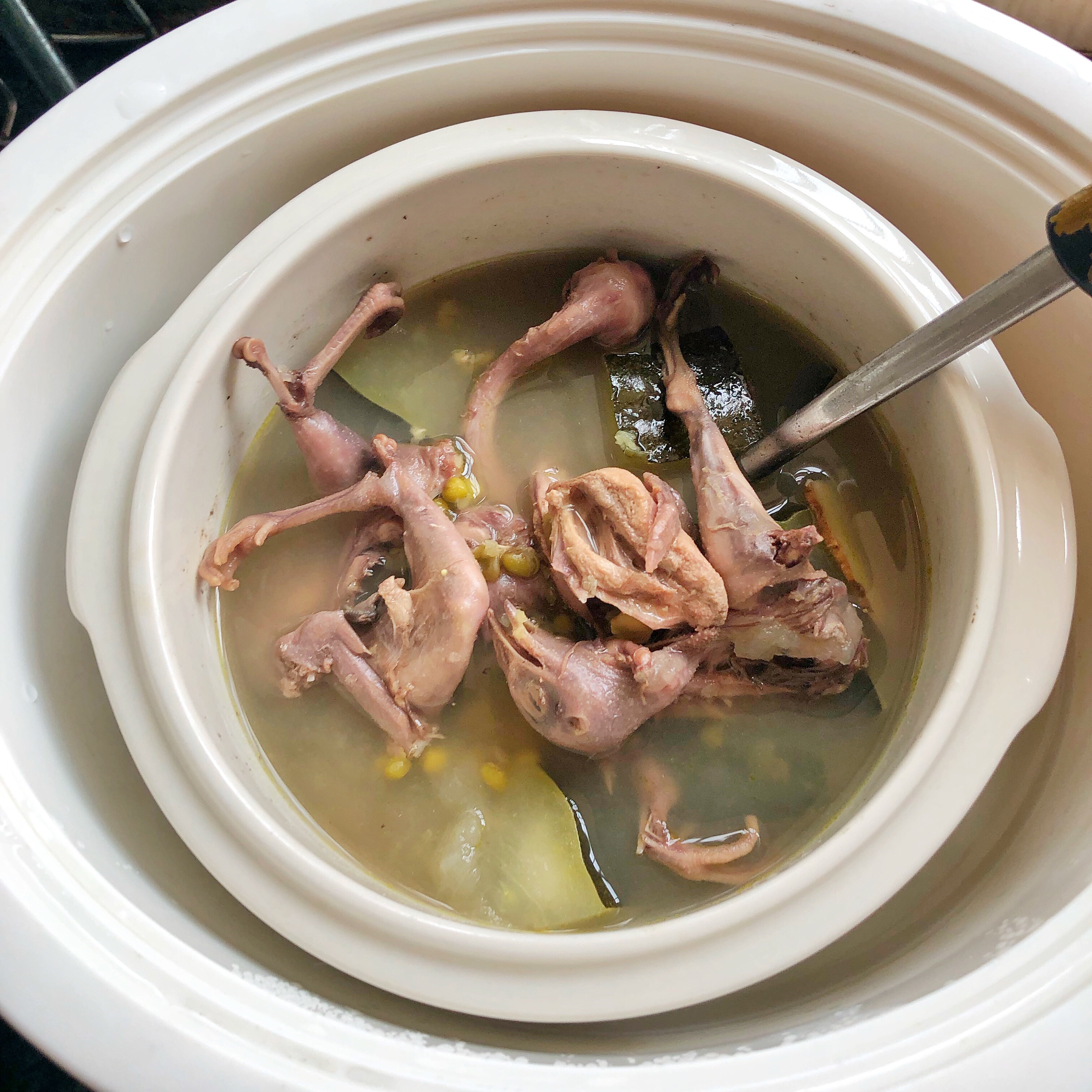 鹌鹑炖绿豆冬瓜汤的做法步骤图 怎么做好吃 Lorii 下厨房