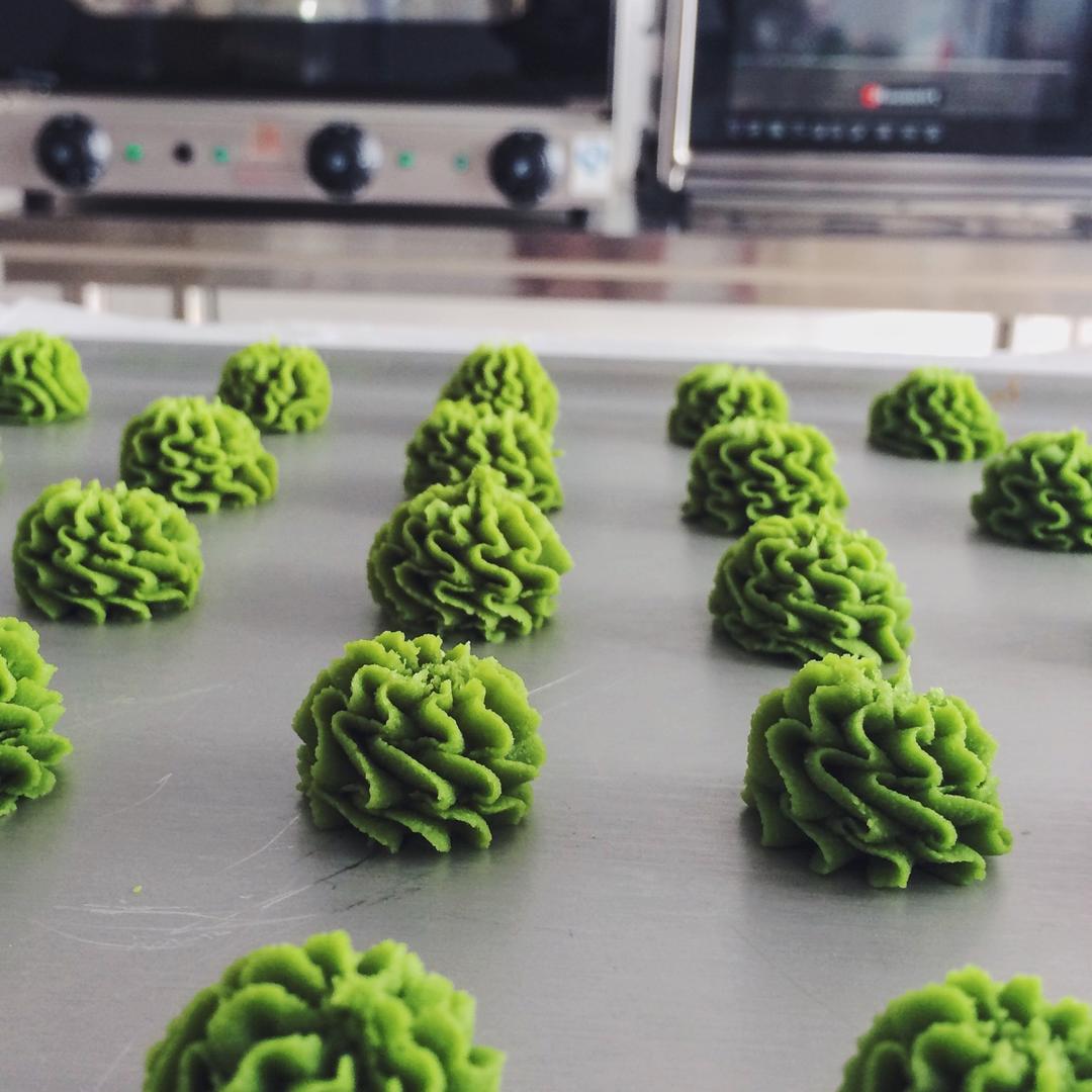 香酥碧绿的开心果曲奇